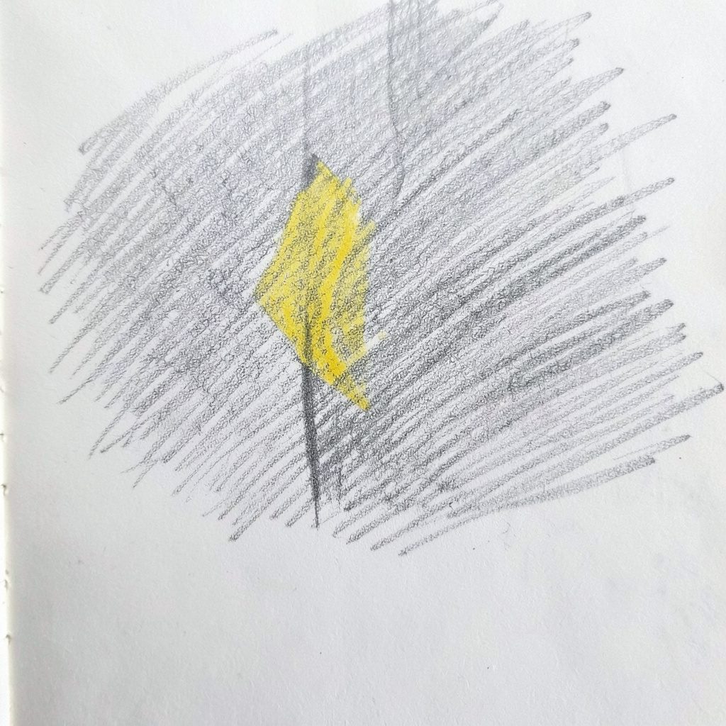 Eine ruhige Graphitstiftskizze eines aufgeschlagenen Buches mit handschriftlichen Notizen am Rand, in weichen Grautönen
